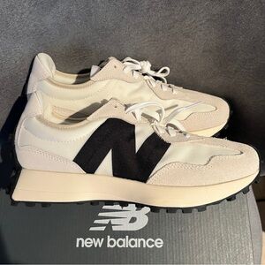 New Balance Women’s Sneakers White Size 8 US